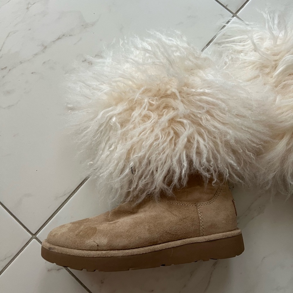 UGG Tan Suede Boots with Cream Fur Cuff - Picture 5 of 8